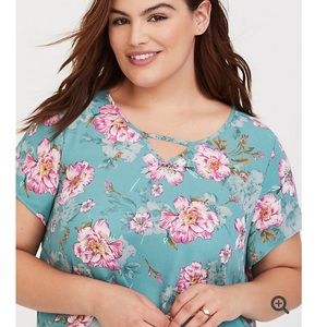 Torrid Green Floral Keyhole Georgette Blouse